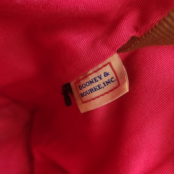 Dooney & Bourke Signature Quilt Medium Tote in Taupe/Brown - Picture 9 of 11